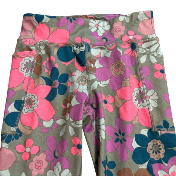 Girls / Athletic Works / Floral Print Leggings w/ pockets - Picture 2 of 5
